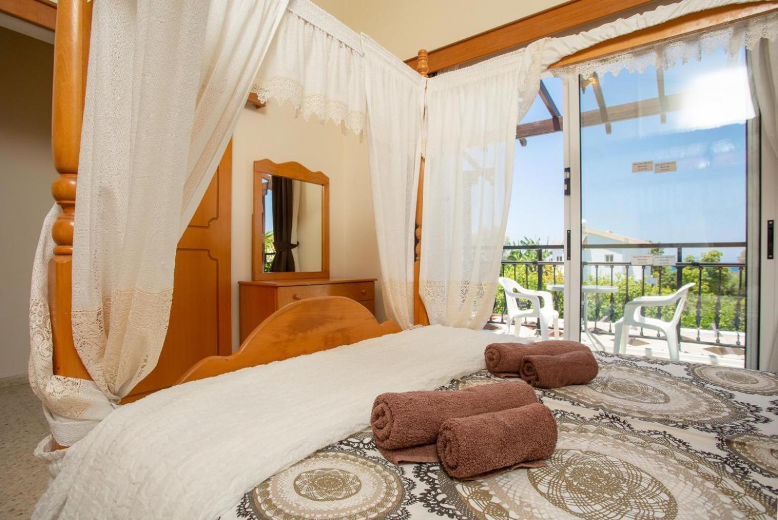 Sun Beach Villa Thio Polis Eksteriør billede