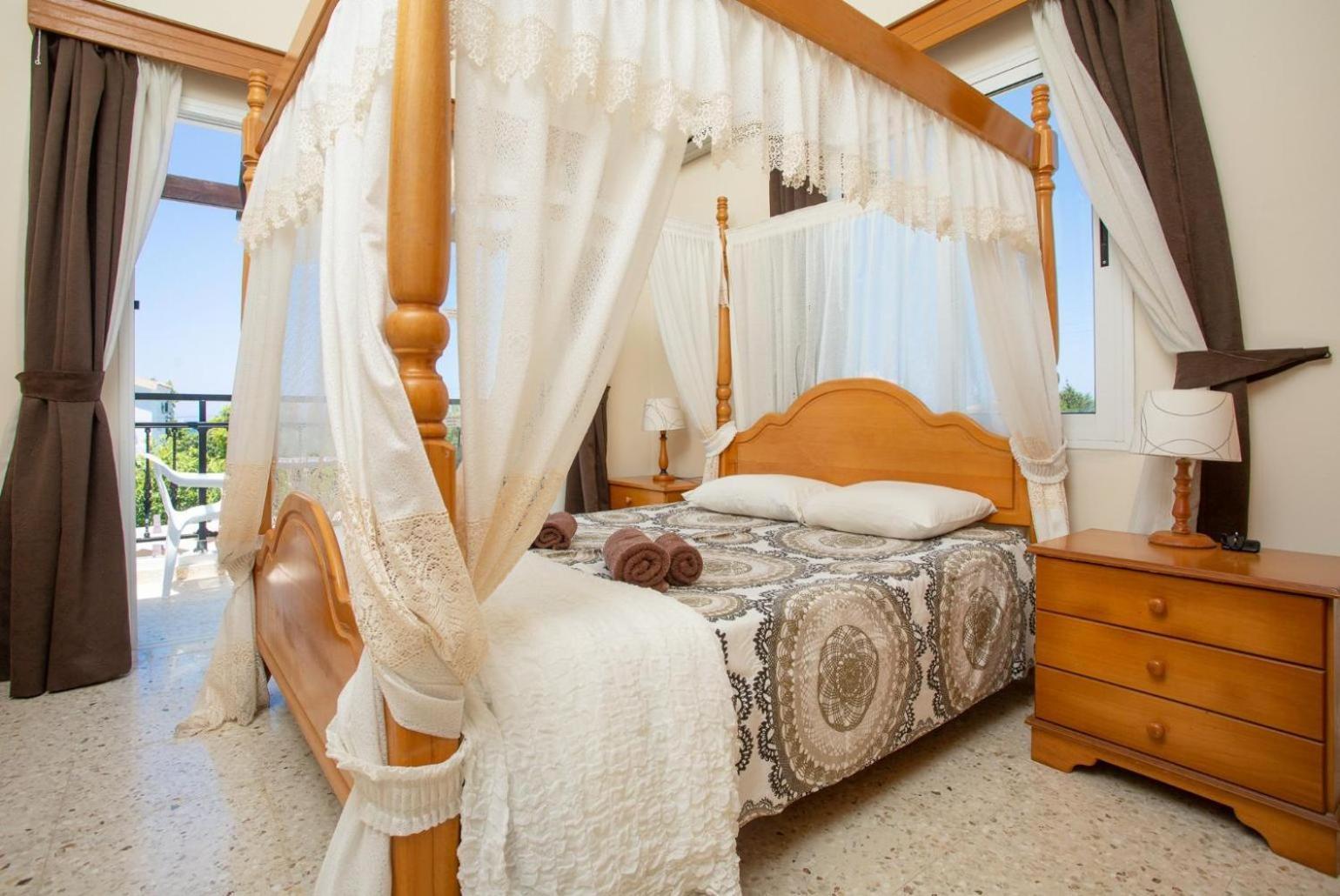 Sun Beach Villa Thio Polis Eksteriør billede
