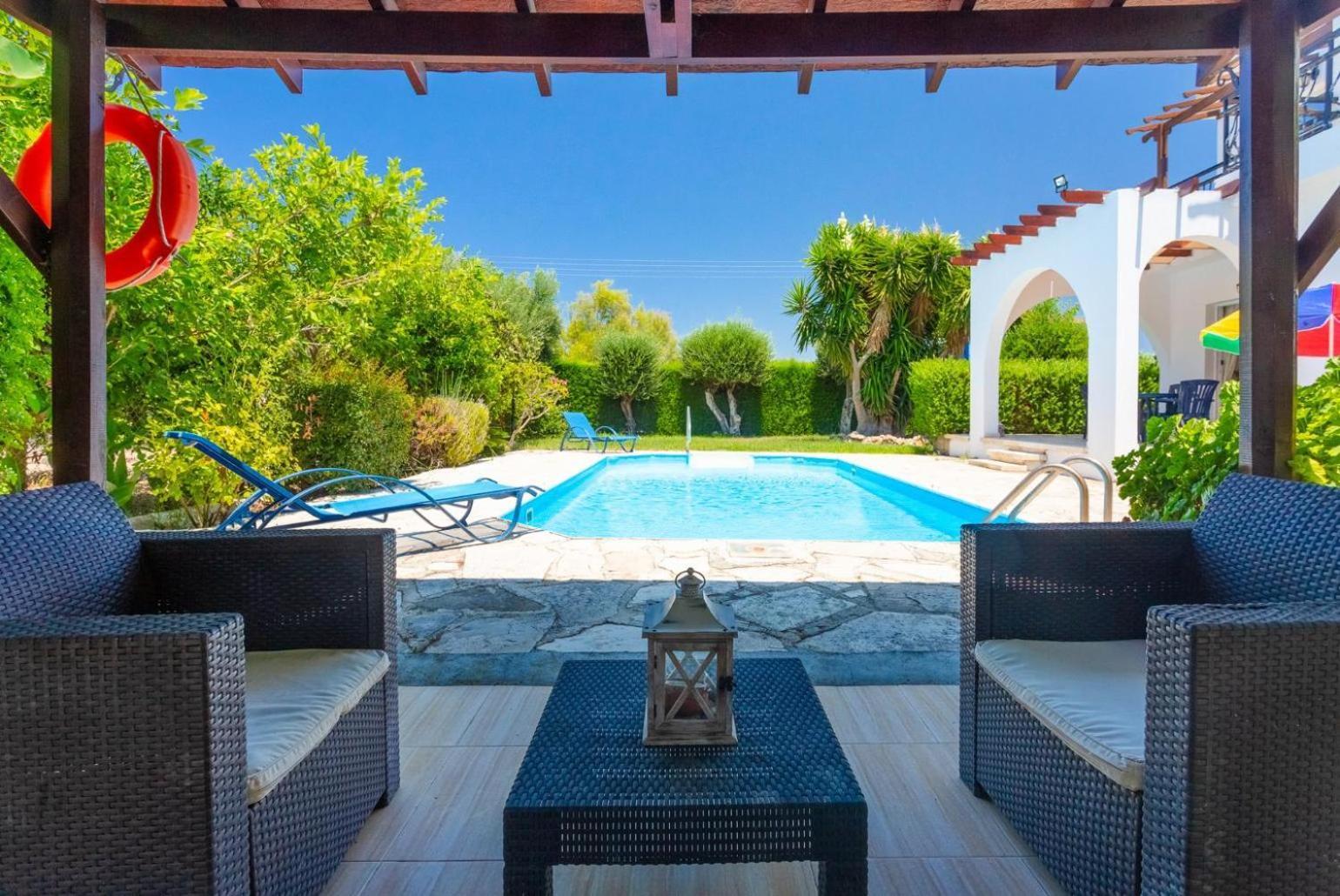Sun Beach Villa Thio Polis Eksteriør billede